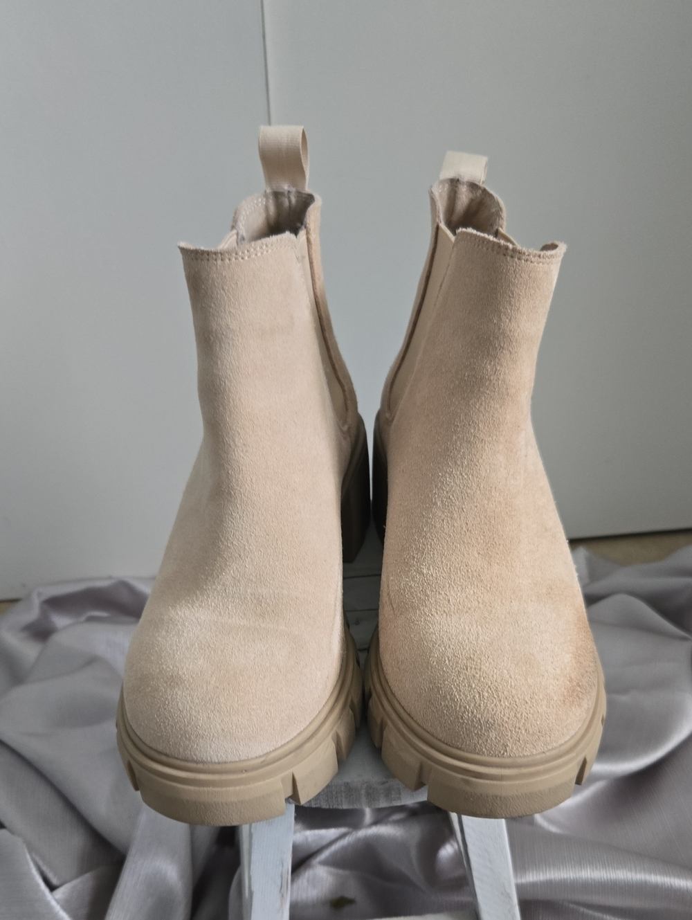 Steve Madden Beige Suede Lug Sole Chelsea Boots
